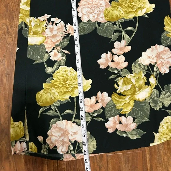 Floral Print Midi Dress With Long Sleeves Giant Flowers Floral Print - Picture 9 of 9